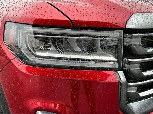 Used 2022 GMC Acadia AT4 w/ Technology Package image 32