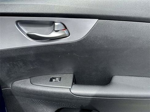 Used 2022 Kia Forte LXS w/ LXS Technology Package image 27