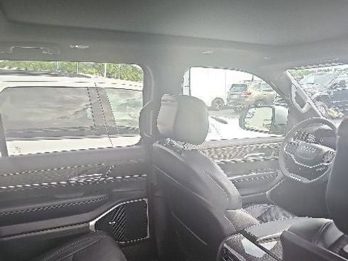 Used 2022 Jeep Wagoneer Series III w/ Premium Group I AWD/4WD image 15