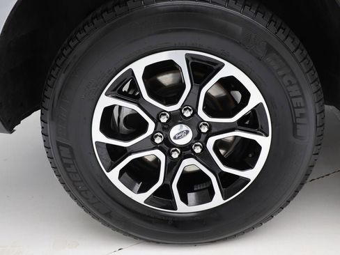 Used 2024 Ford Expedition XLT image 9