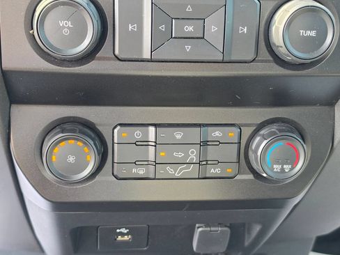 Used 2022 Ford F250 XL w/ Power Equipment Group AWD/4WD image 26