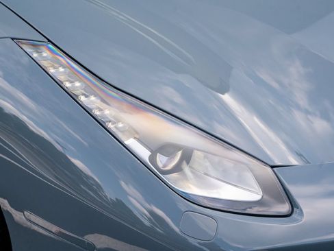 Used 2016 Ferrari 488 GTB RWD image 9