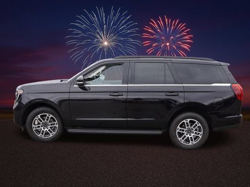 Used 2025 Ford Expedition Active AWD/4WD image 9