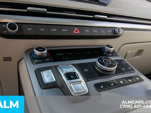 Used 2024 Hyundai Palisade Calligraphy image 32