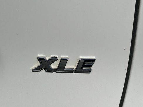 Used 2020 Toyota RAV4 XLE FWD image 10