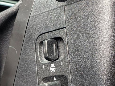 Used 2024 Mercedes-Benz GLS 450 4MATIC image 13