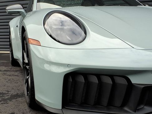 Used 2025 Porsche 911 Carrera 4 GTS image 27