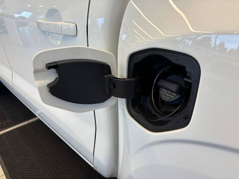 New 2026 Nissan Frontier SV w/ Tow Package image 29