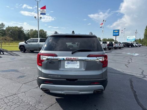 Used 2021 GMC Acadia SLE w/ Driver Convenience Package FWD image 4