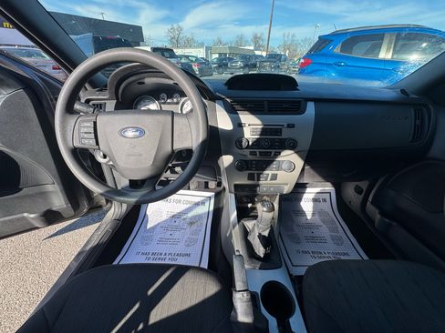 Used 2011 Ford Focus SE image 13