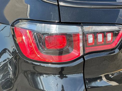 Used 2020 Jeep Compass Latitude image 23