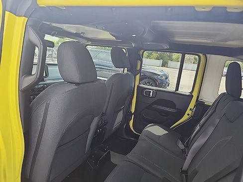 Used 2024 Jeep Wrangler Sahara image 12