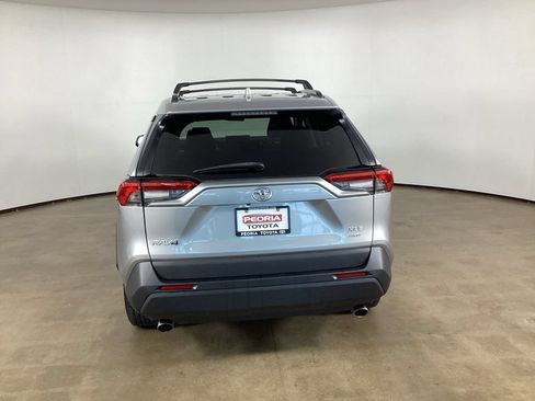Used 2020 Toyota RAV4 XLE AWD/4WD image 6