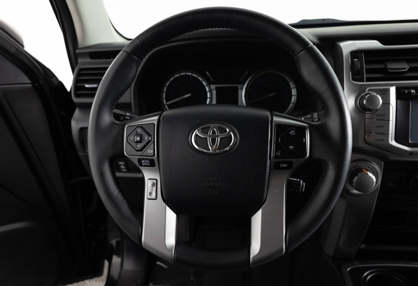 Used 2019 Toyota 4Runner SR5 AWD/4WD image 28