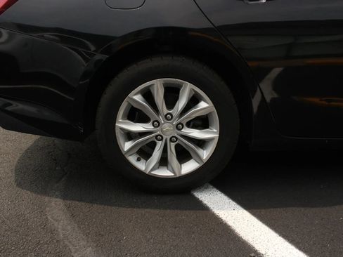 Used 2019 Chevrolet Malibu LT FWD image 7