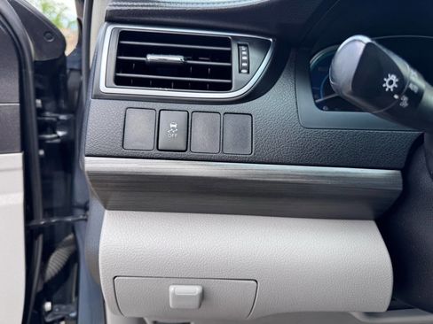 Used 2015 Toyota Camry LE FWD image 12