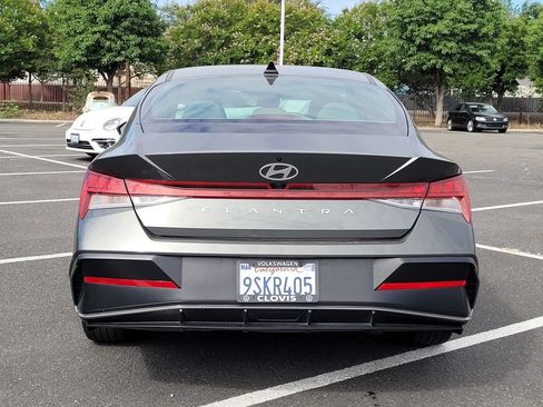 Used 2025 Hyundai Elantra SEL FWD image 7