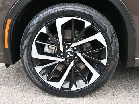 Used 2024 Mitsubishi Outlander SEL Black Edition AWD/4WD image 11