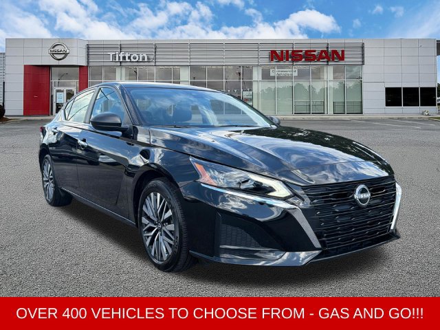 Used 2025 Nissan Altima 2.5 SV FWD image 1