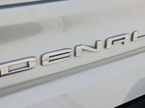 Used 2023 GMC Sierra 1500 Denali Ultimate AWD/4WD image 9