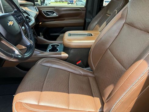 Used 2021 Chevrolet Suburban High Country w/ Premium Package AWD/4WD image 12