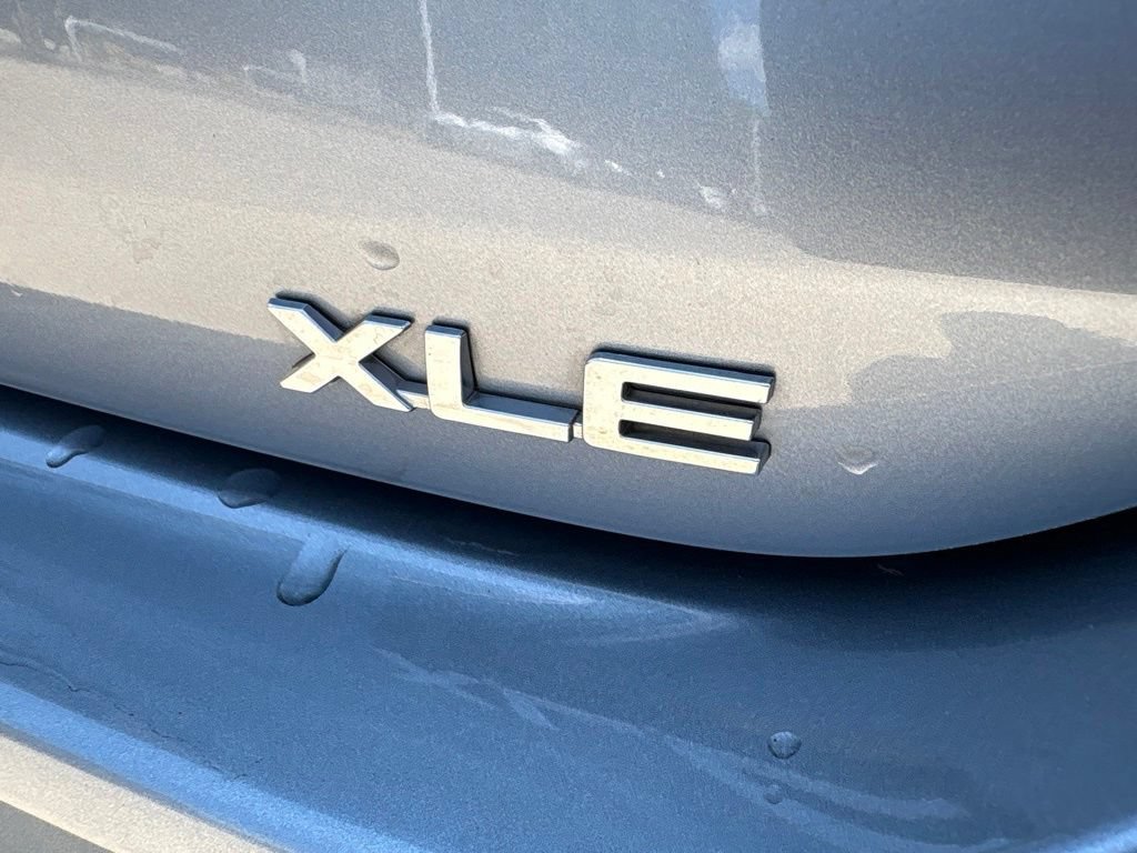 Used 2023 Toyota Highlander XLE FWD image 14