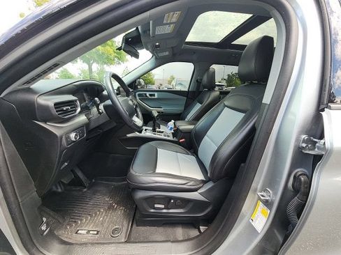 Used 2022 Ford Explorer XLT w/ Equipment Group 202A RWD image 27