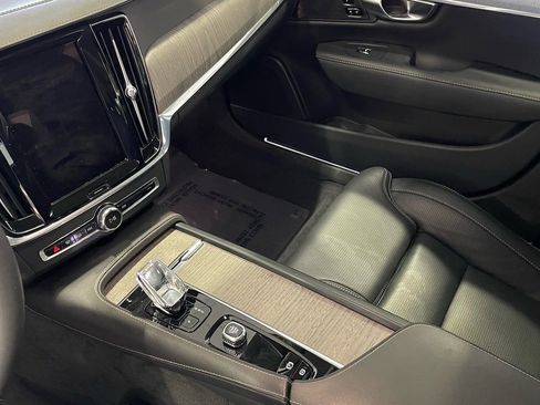 Used 2023 Volvo S90 B6 Ultimate w/ Protection Package Premier image 30