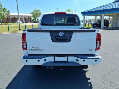 Used 2021 Nissan Frontier SV RWD image 25