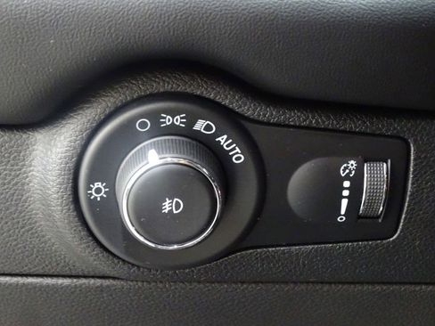 Used 2021 Dodge Durango SXT w/ 3rd Row Seating Group image 19