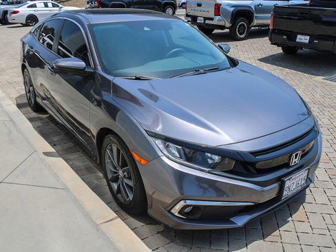 Used 2021 Honda Civic EX image 3