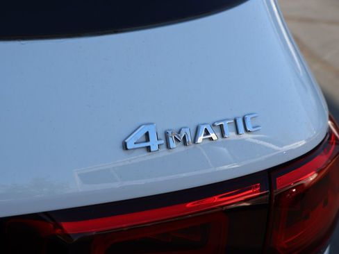 Used 2023 Mercedes-Benz GLB 250 4MATIC image 10