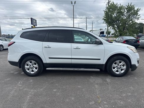 Used 2016 Chevrolet Traverse LS FWD image 4