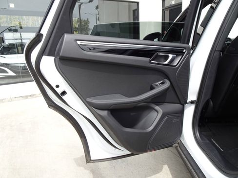 Used 2023 Porsche Macan Turbo image 14