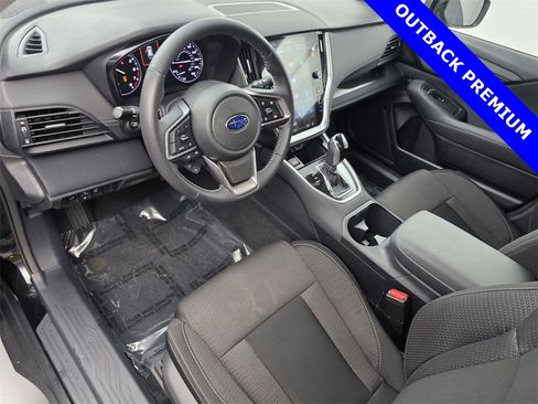 Used 2022 Subaru Outback Premium image 10