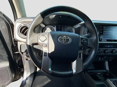 Used 2022 Toyota Tacoma SR5 w/ Technology Package image 12