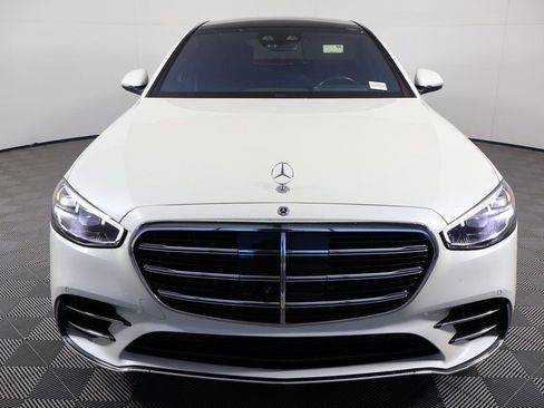 Used 2022 Mercedes-Benz S 580 4MATIC Sedan image 2