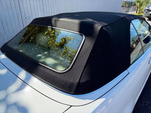 Used 2006 BMW 330Ci Convertible image 16