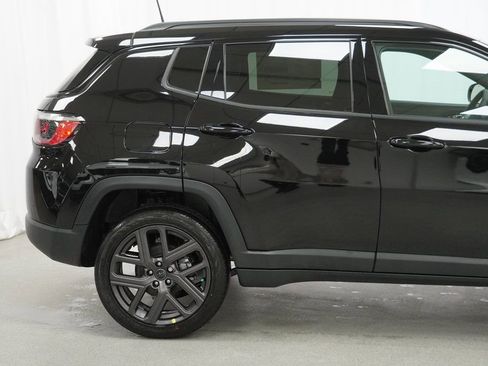 New 2026 Jeep Compass Latitude AWD/4WD image 9