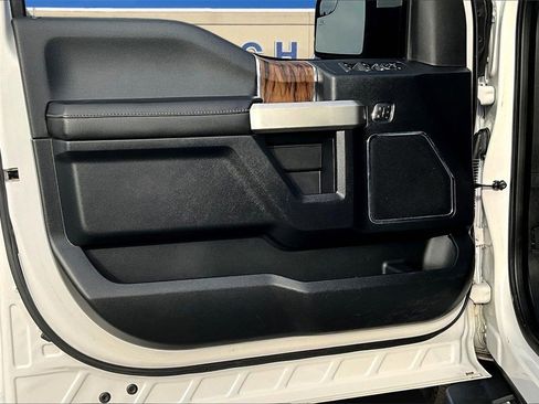 Used 2019 Ford F150 Lariat w/ Trailer Tow Package image 20