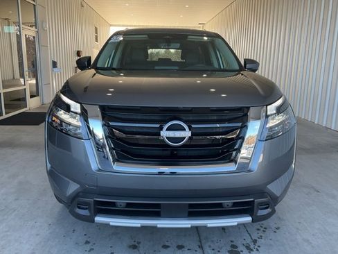 Used 2025 Nissan Pathfinder SL image 25
