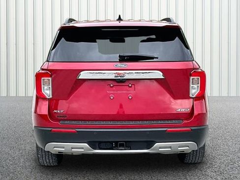 Used 2023 Ford Explorer XLT w/ Equipment Group 202A AWD/4WD image 4