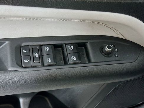 Certified 2024 Jeep Compass Limited image 26