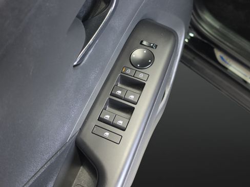 Certified 2025 Hyundai Kona SEL FWD image 20