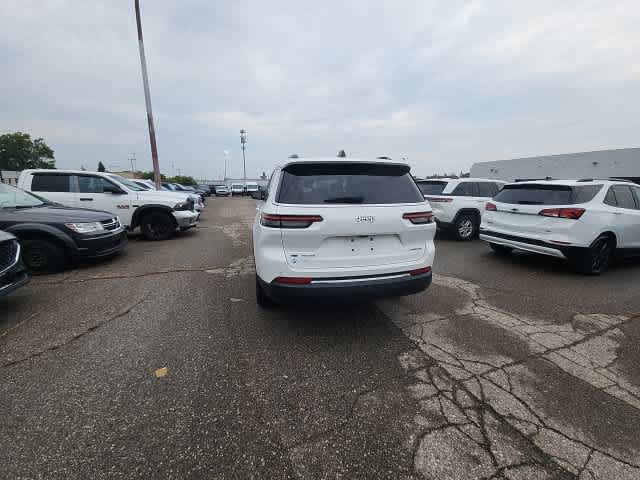 Used 2023 Jeep Grand Cherokee L Laredo w/ Luxury Tech Group I AWD/4WD image 18
