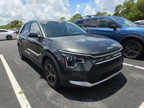 Certified 2024 Kia Niro LX FWD image 2