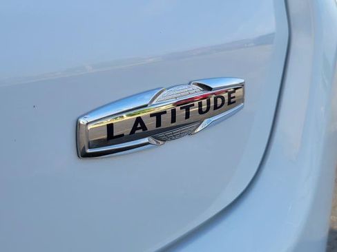 Used 2024 Jeep Compass Latitude AWD/4WD image 31