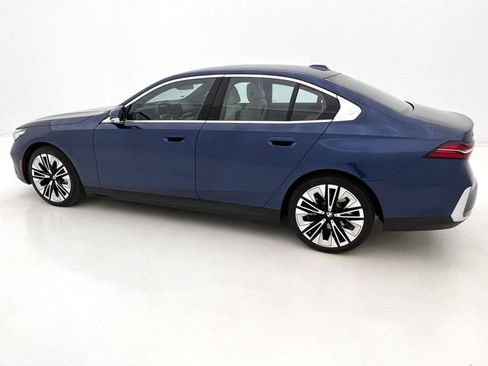Certified 2026 BMW 530i xDrive w/ Premium Package AWD/4WD image 10