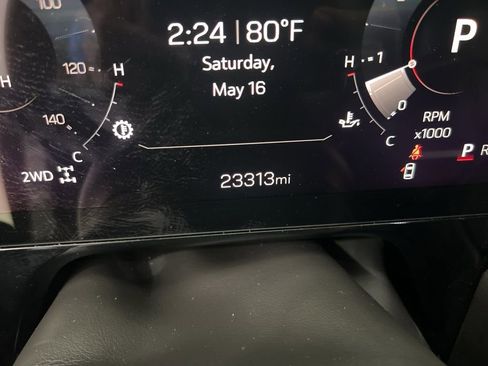 Used 2025 GMC Yukon Denali AWD/4WD image 11