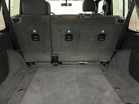 Used 2022 Jeep Wrangler Unlimited Willys image 35